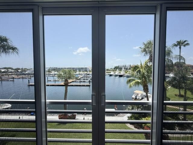 29 Yacht Club Drive, Unit 306, North Palm Beach, FL 33408 Photo