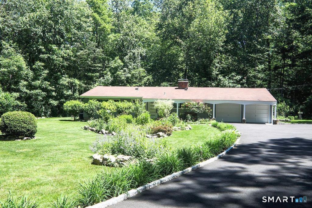 36 Creeping Hemlock, Norwalk, CT 06851 Main Photo
