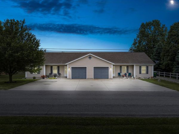 22710 Diamond Cove Street, Cassopolis, MI 49031