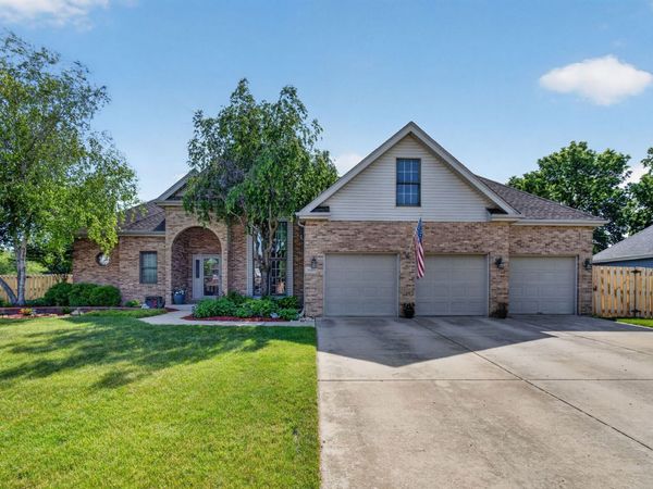 24453 S Blackhawk Drive, Channahon, IL 60410