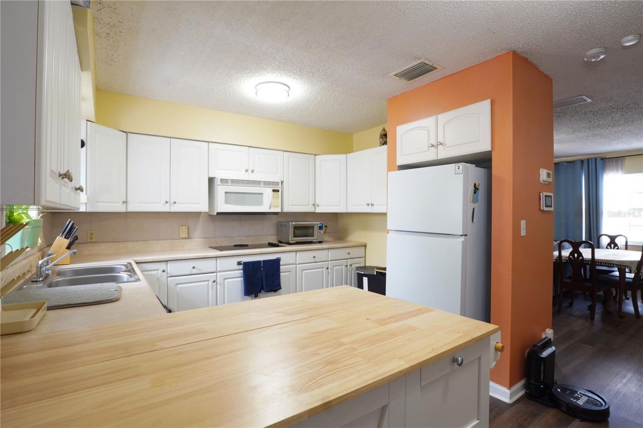 737 52nd Avenue S, Saint Petersburg, FL 33705 Photo