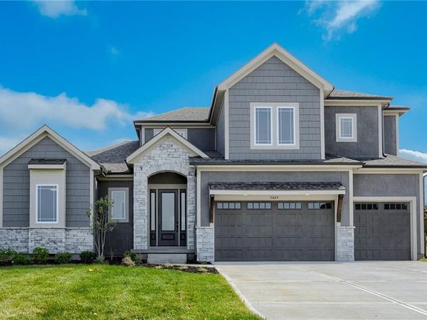 11503 S Roundtree Street, Olathe, KS 66061