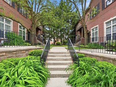 37 W Village Lane, Dearborn, MI 48124