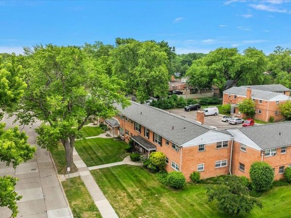 3211 Benjamin Avenue, Unit 13, Royal Oak, Mi 48073
