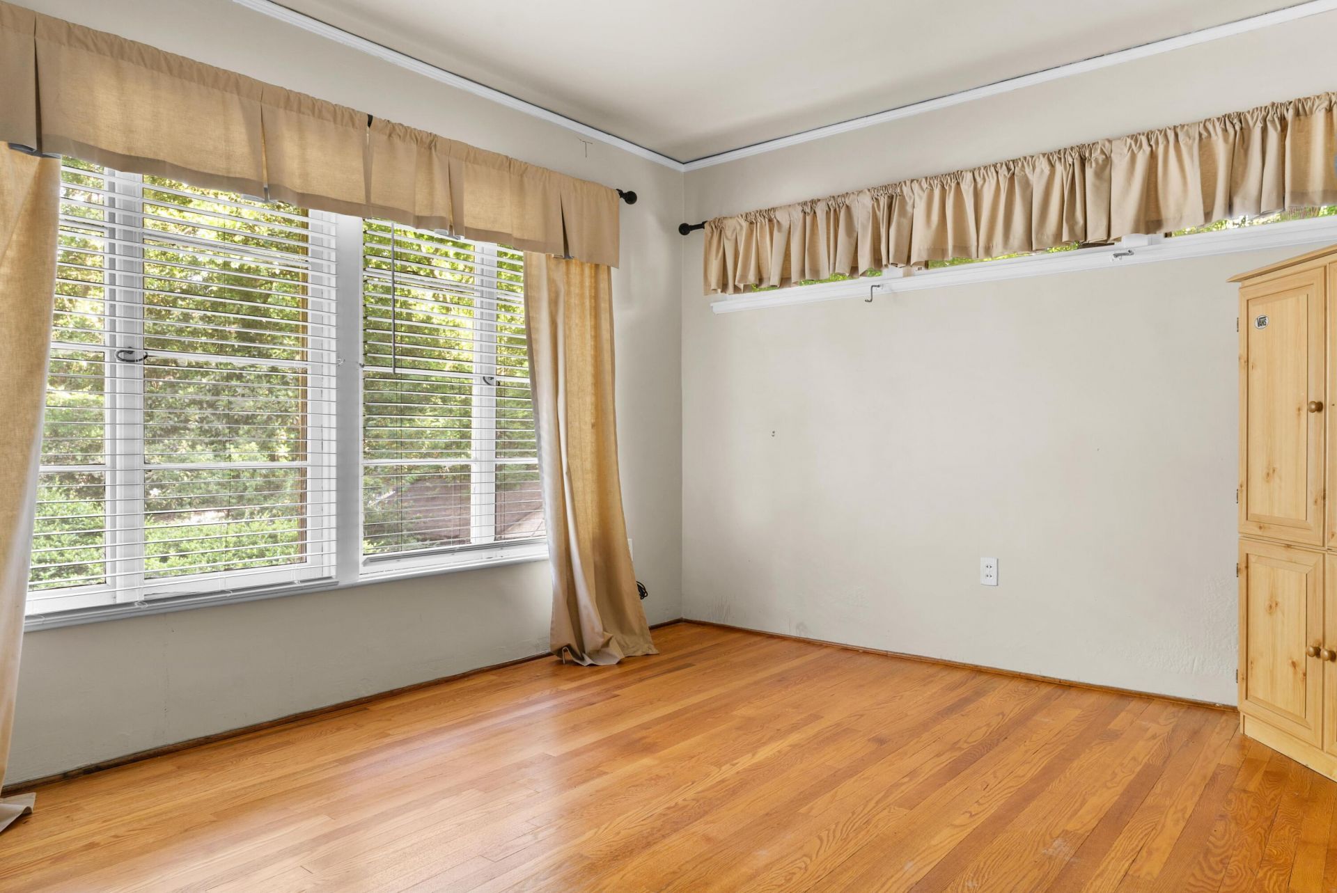 332 Berry Street Photo 37