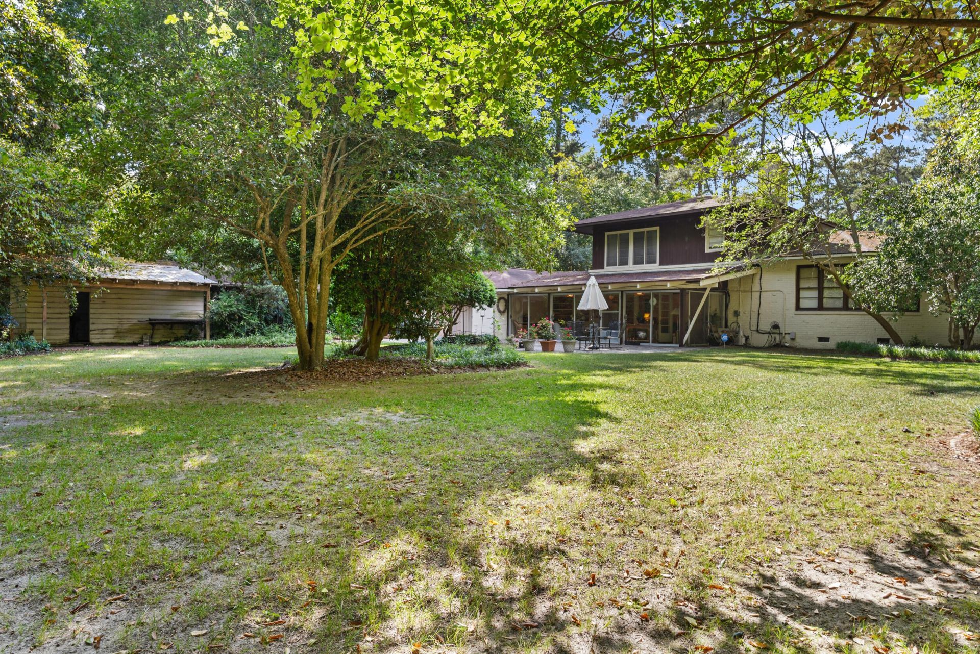 332 Berry Street Photo 8