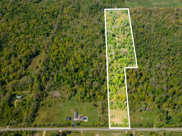 44500 38th Avenue, Paw Paw, MI 49079