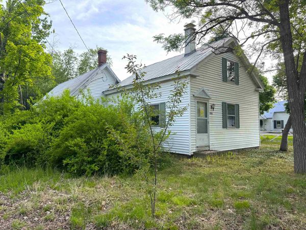 1731 East Main Street, Conway, NH 03813