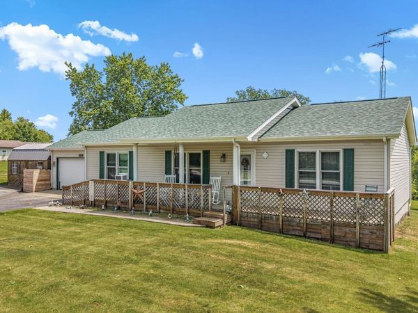 855 S 8th Street, Upland, IN 46989