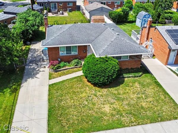 1842 Chaucer Avenue, Madison Heights, MI 48071
