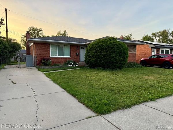 1842 Chaucer Avenue , Madison Heights, MI 48071