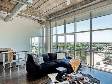 1001 Belleview Street, Unit 1002, Dallas, TX 75215