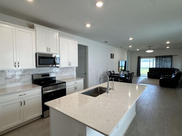 4002 HAYDON BURNS Place, Jacksonville, FL 32217