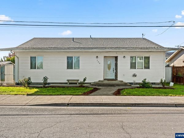 730 Burton St, Harrisburg, OR 97446