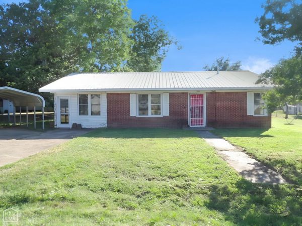 504 Holmes Street, Bay, AR 72411