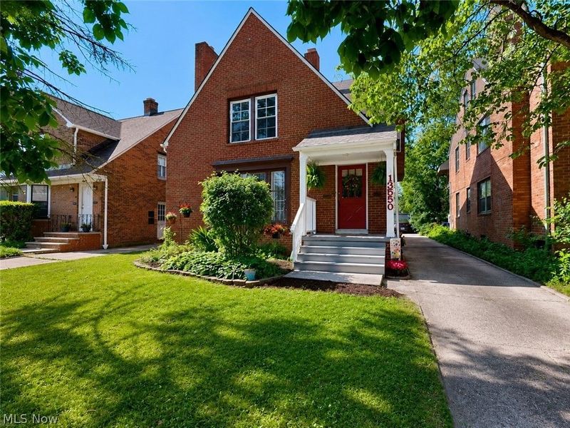 13550 Cedar Road, University Heights, OH 44118 Photo 2