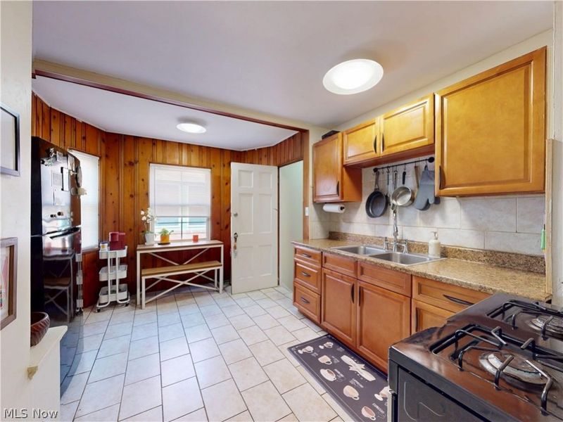 13550 Cedar Road, University Heights, OH 44118 Photo 22