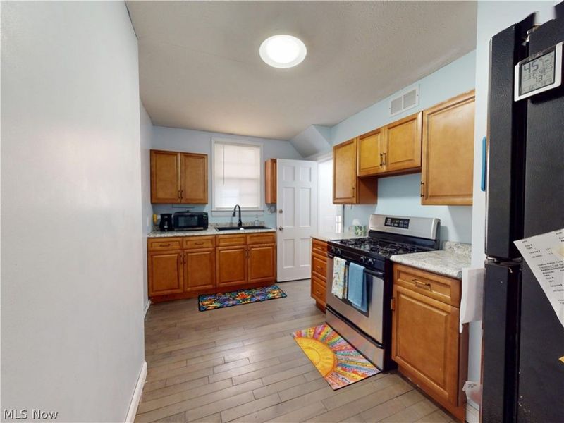 13550 Cedar Road, University Heights, OH 44118 Photo 4