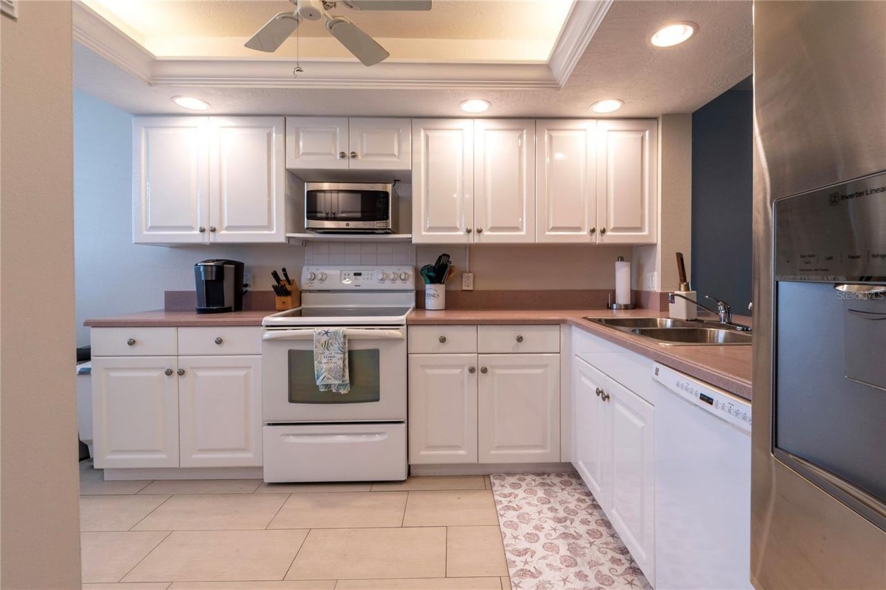 17900 Gulf Boulevard, Unit 11C, Redington Shores, FL 33708 Photo