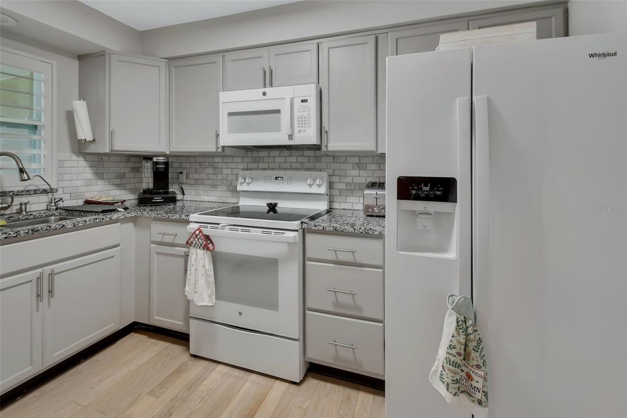 1610 Juno Trail, Astor, FL 32102 Photo