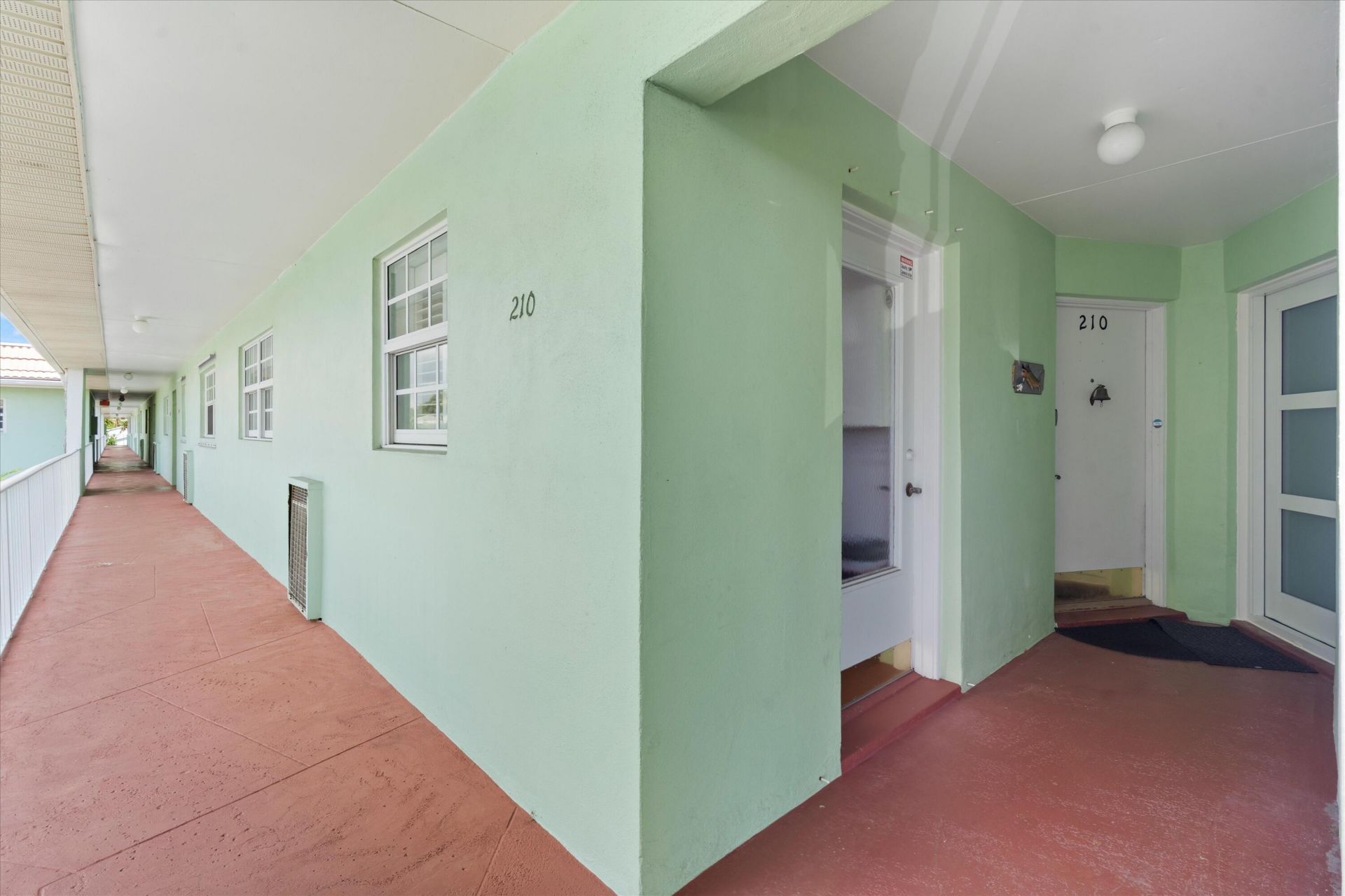 117 Lehane Terrace, Unit 210, North Palm Beach, FL 33408 Photo