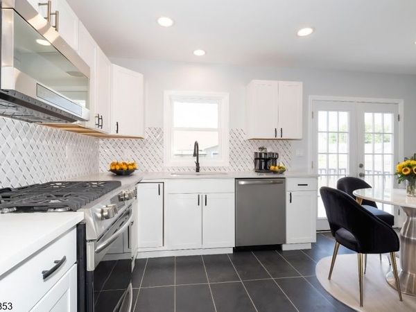 1170 Gruber Ave, Union, NJ 07083