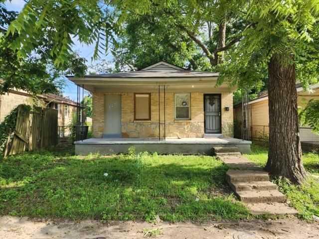 2243 Clarksdale Ave, Memphis, TN 38108 Main Photo