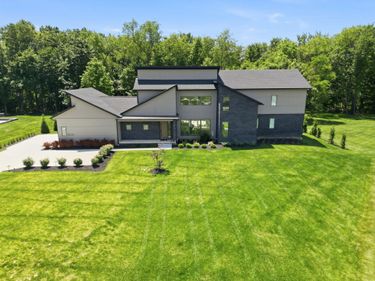1015 Lale Point, Delaware, OH 43015