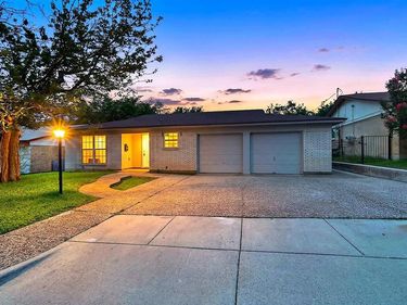6600 Cervantes Avenue, Fort Worth, TX 76133
