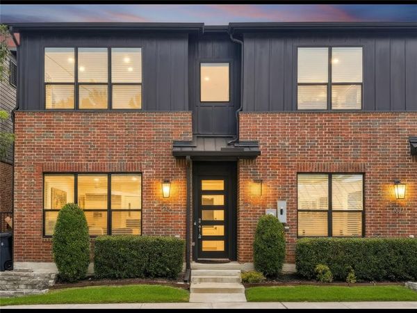2825 Stanley Avenue, Fort Worth, TX 76110