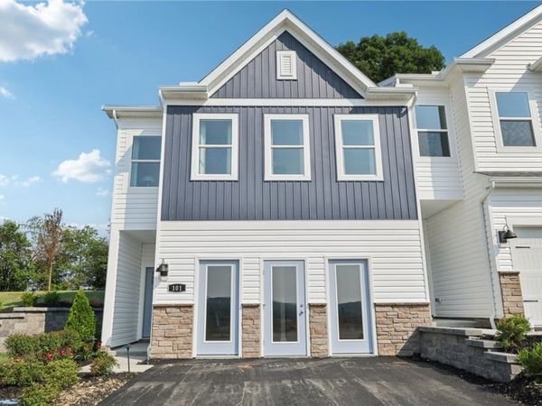 210 Paddock Lane , Harmony, PA 16037