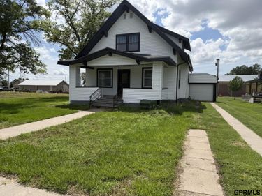 209 S Peach Street, Shickley, NE 68436