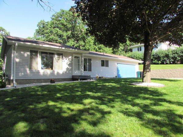 233 E Amber Lake Drive , Fairmont, MN 56031