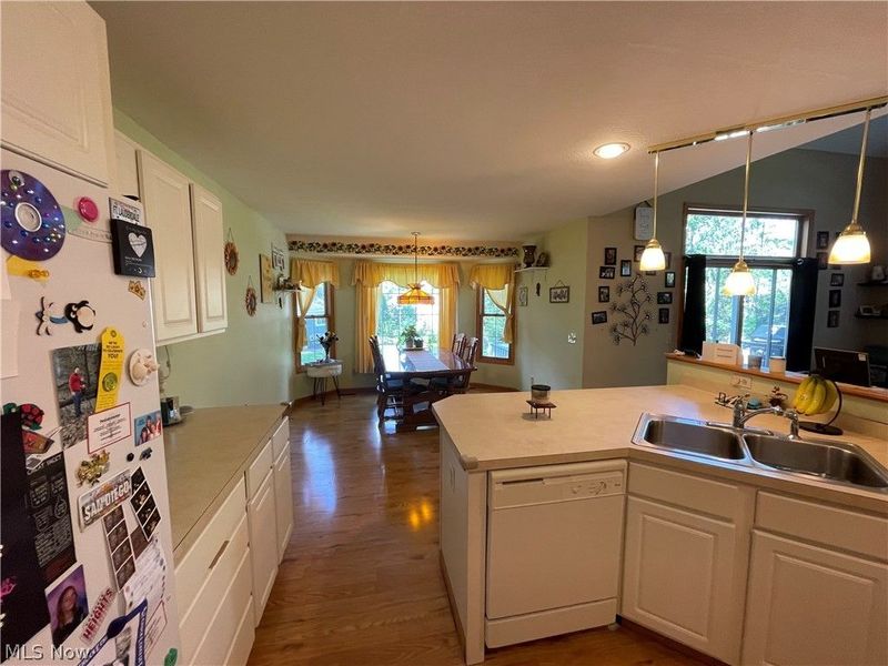 8603 Murray Road, Valley View, OH 44125 Photo 3