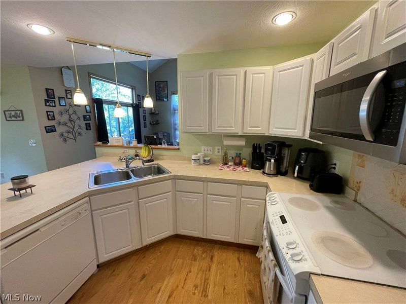 8603 Murray Road, Valley View, OH 44125 Photo 4