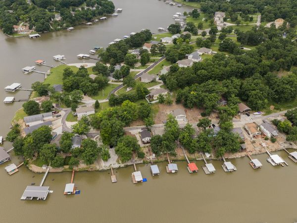 28165 Oxbow Drive , Warsaw, MO 65355