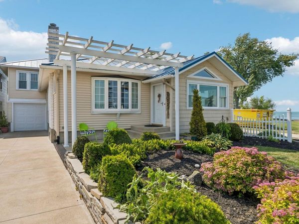 203 Ashland Avenue, Huron, OH 44839