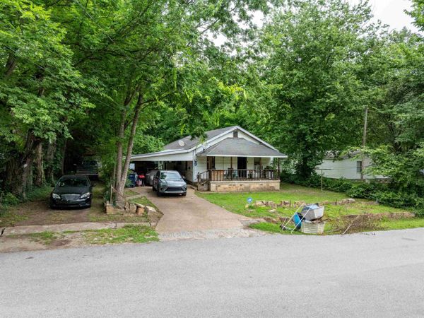 786 Elsie Street , Batesville, AR 72501