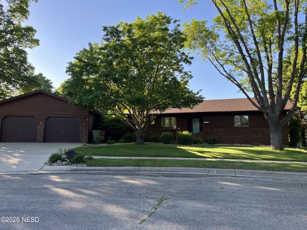 1619 HILLCREST DRIVE, Watertown, SD 57201