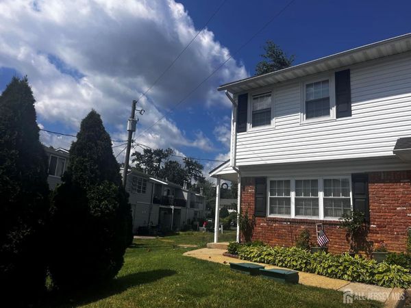 21 Iowa Court , Old Bridge, NJ 07747
