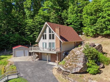 832 Cliffs Edge Road, East Bernstadt, KY 40729