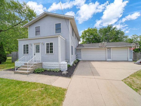825 Gerald Avenue, Jackson, MI 49203