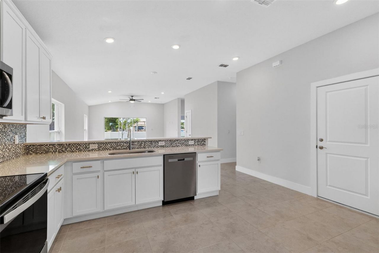 528 Rose Apple Circle, Port Charlotte, FL 33954 Photo