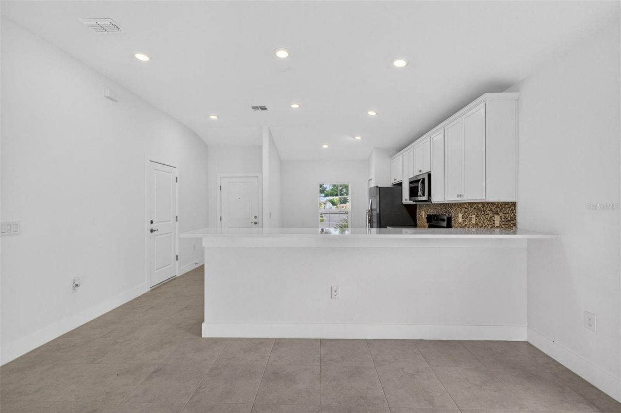 528 Rose Apple Circle, Port Charlotte, FL 33954 Photo