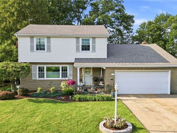 934 Larkridge Avenue, Youngstown, OH 44512