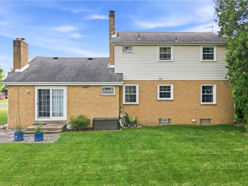 934 Larkridge Avenue, Youngstown, OH 44512 Photo 8