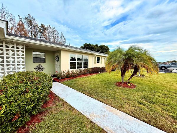 916 Savannas Point Drive, Unit e, Fort Pierce, FL 34982