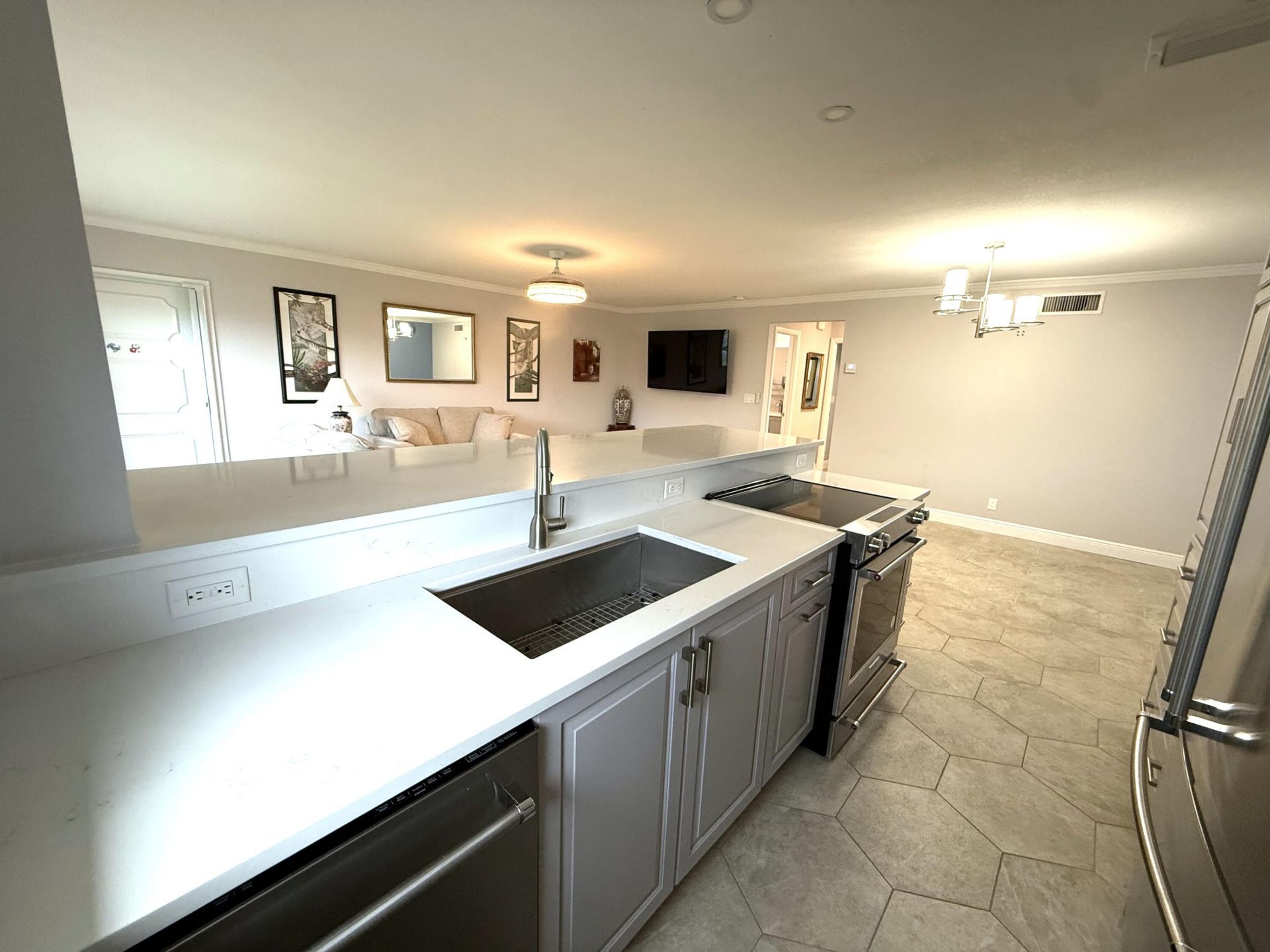 916 Savannas Point Drive, Unit e, Fort Pierce, FL 34982 Photo