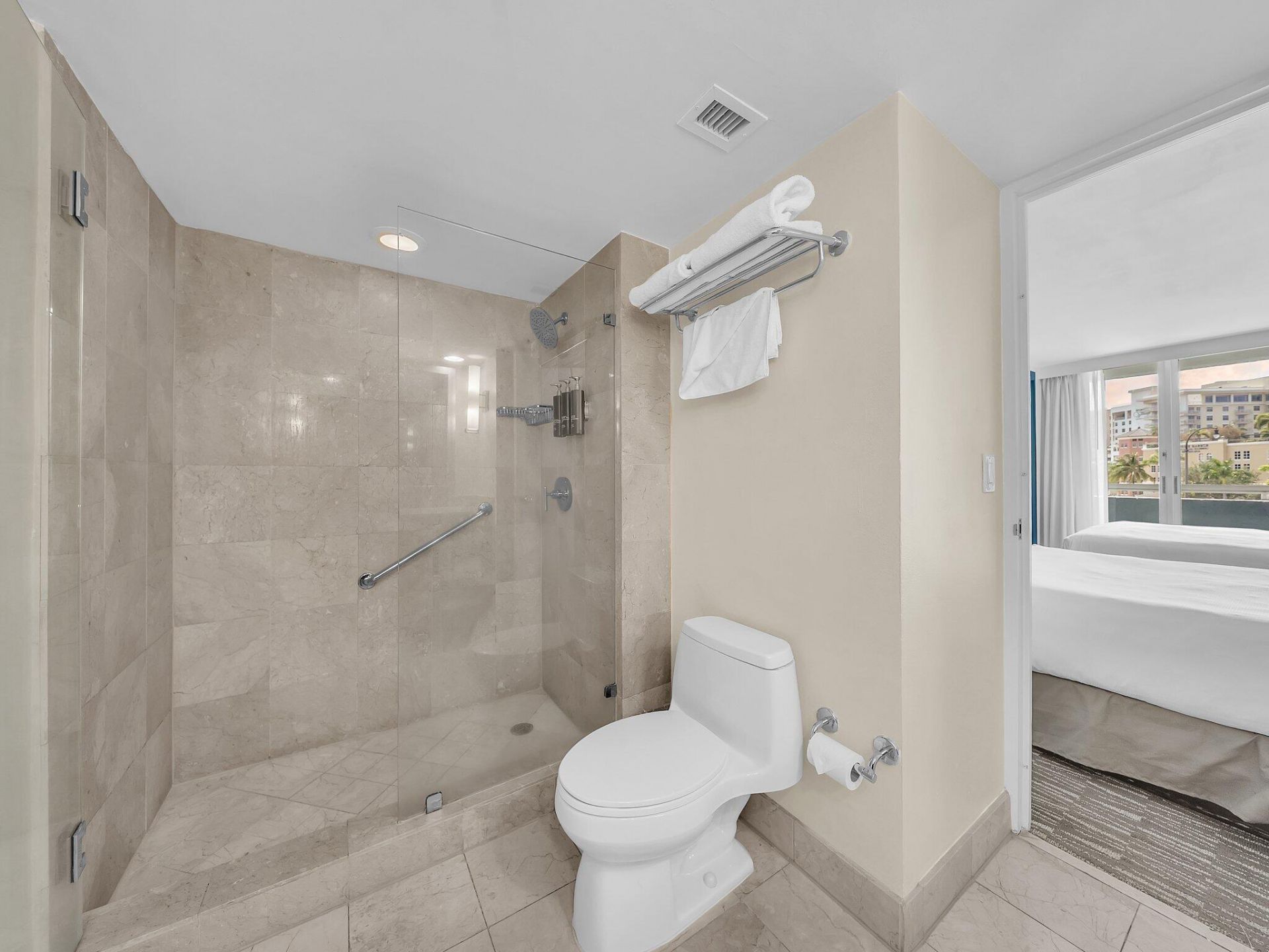 2670 E Sunrise Boulevard, Unit 319, Fort Lauderdale, FL 33304 Photo