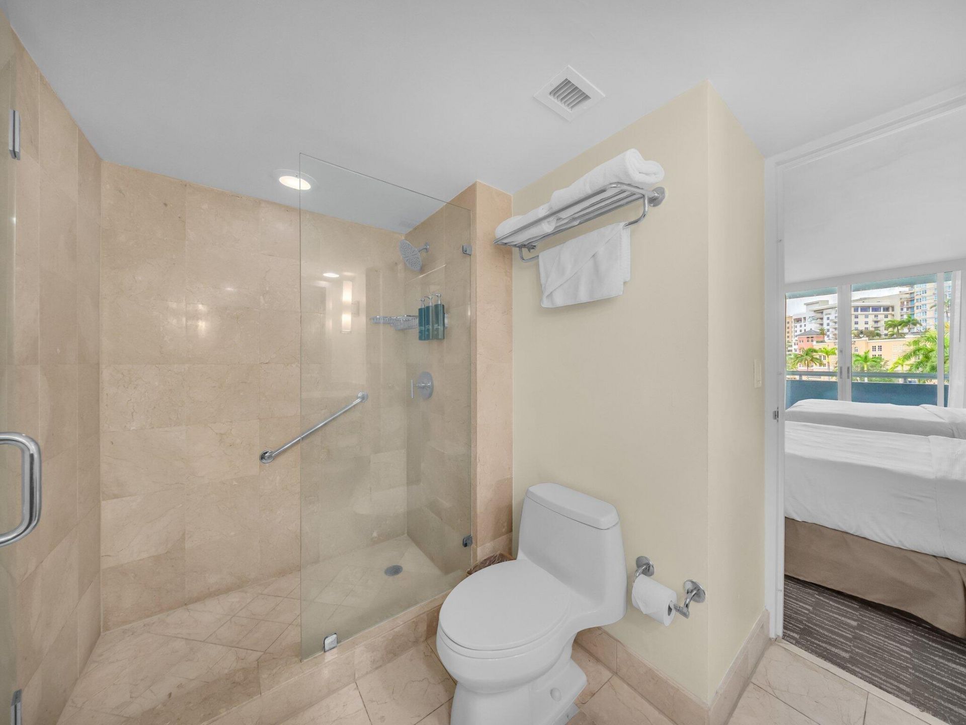 2670 E Sunrise Boulevard, Unit 319, Fort Lauderdale, FL 33304 Photo